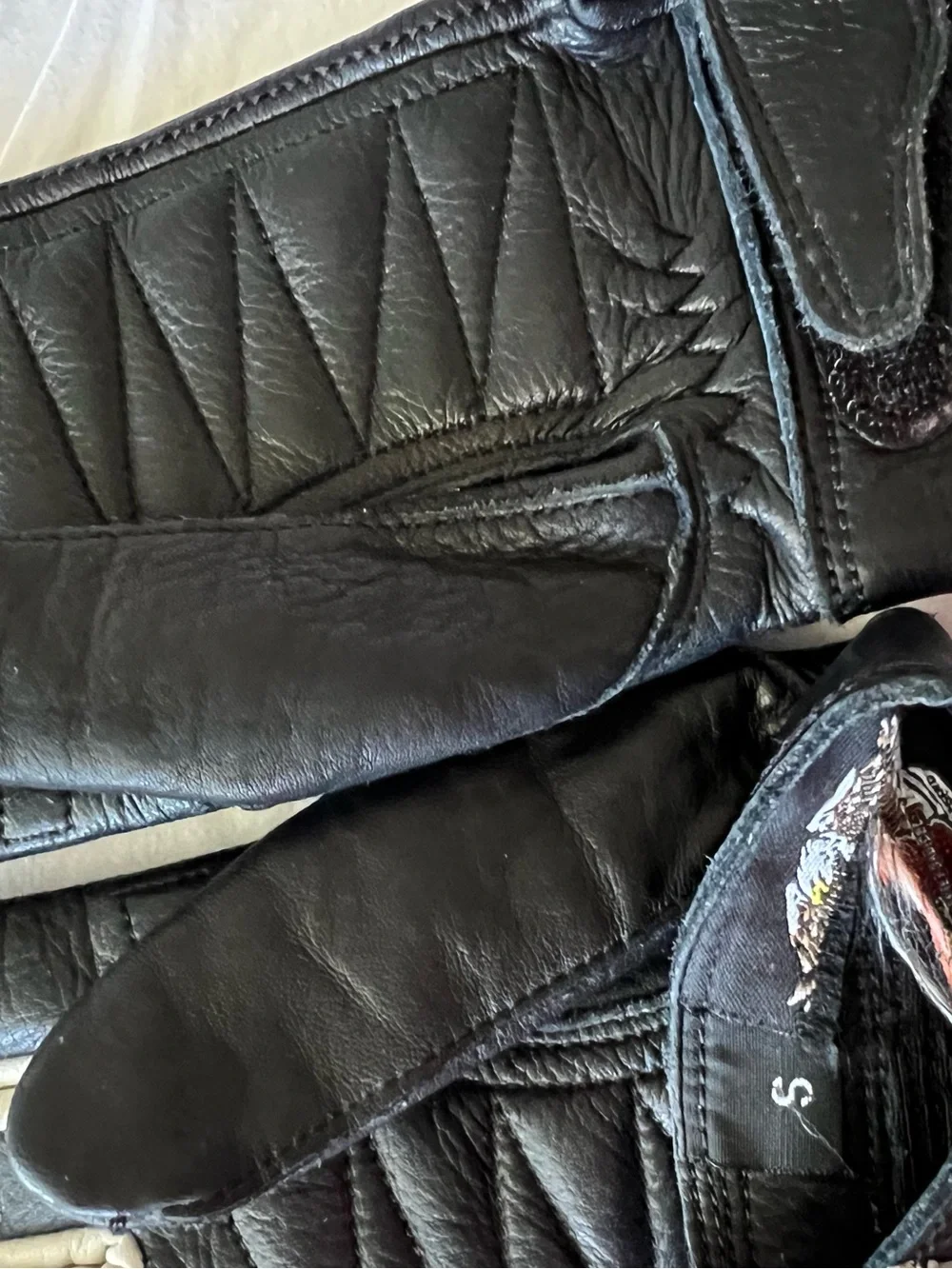 Harley-Davidson Black and Cream Studded Leather Riding Gloves